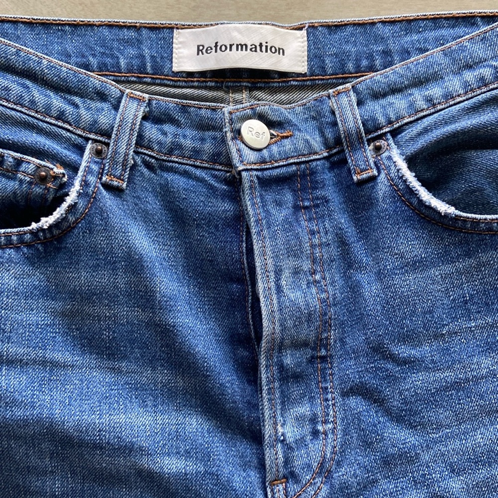 Reformation Women’s denim jeans
Style Melissa High and Skinny